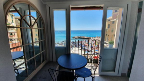 Best flat beachfront Camogli